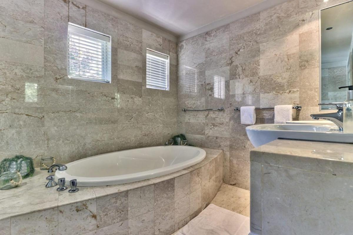 Lush Family Home In Prestigious Area Cidade Do Cabo Exterior foto